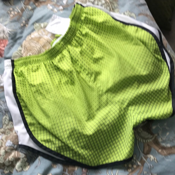 Nike - Picture 2 of 3